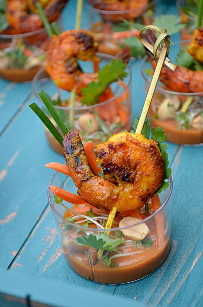 shrimp skewers with thai peanut sauce