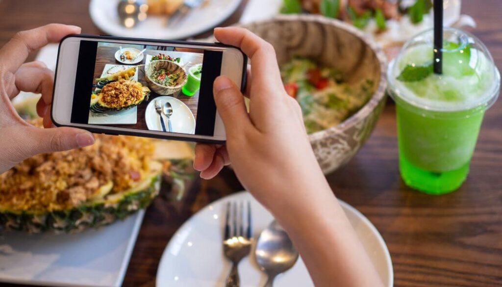 taking image of food