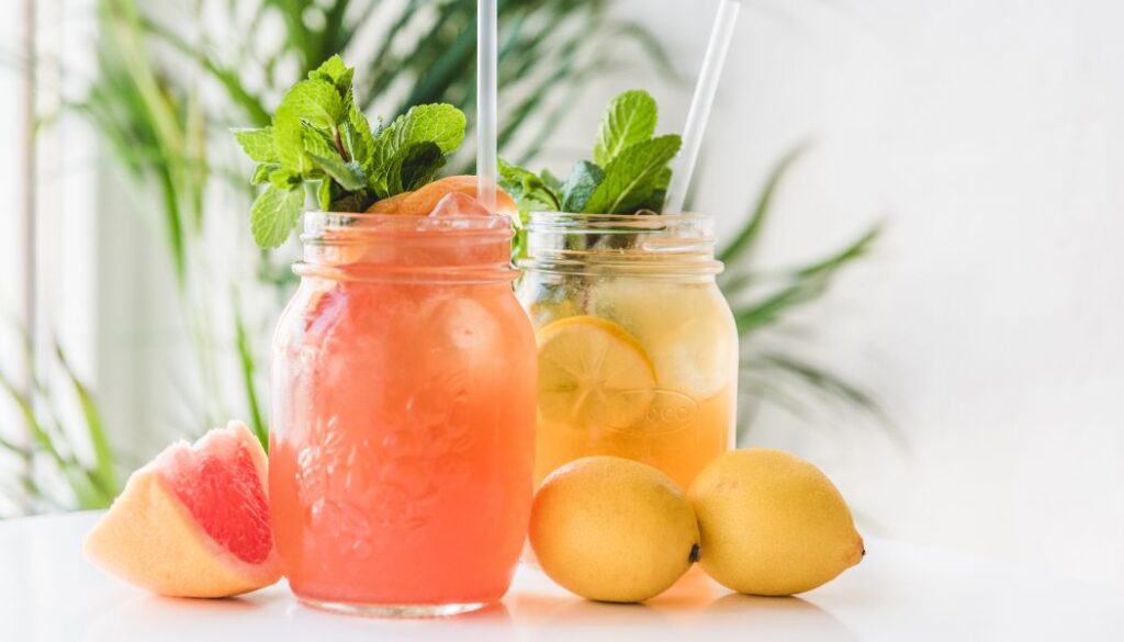 lemonade in mason jars