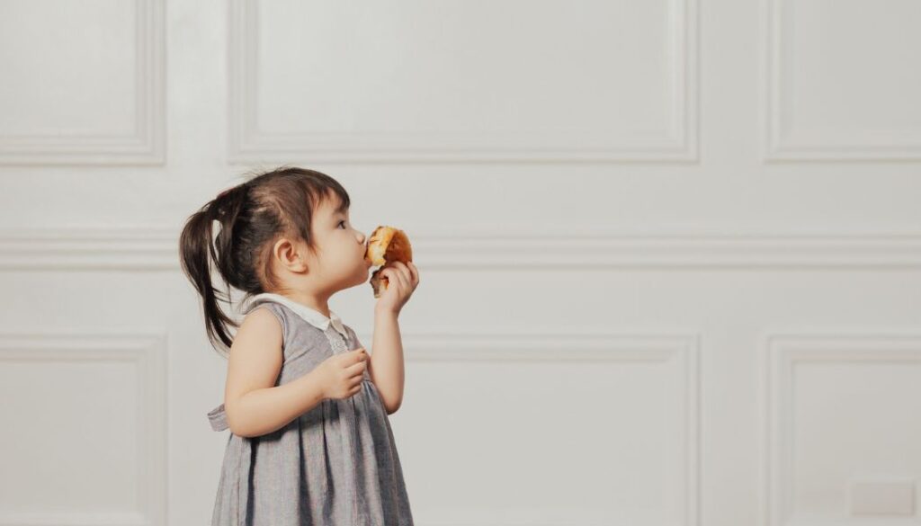 baby eating